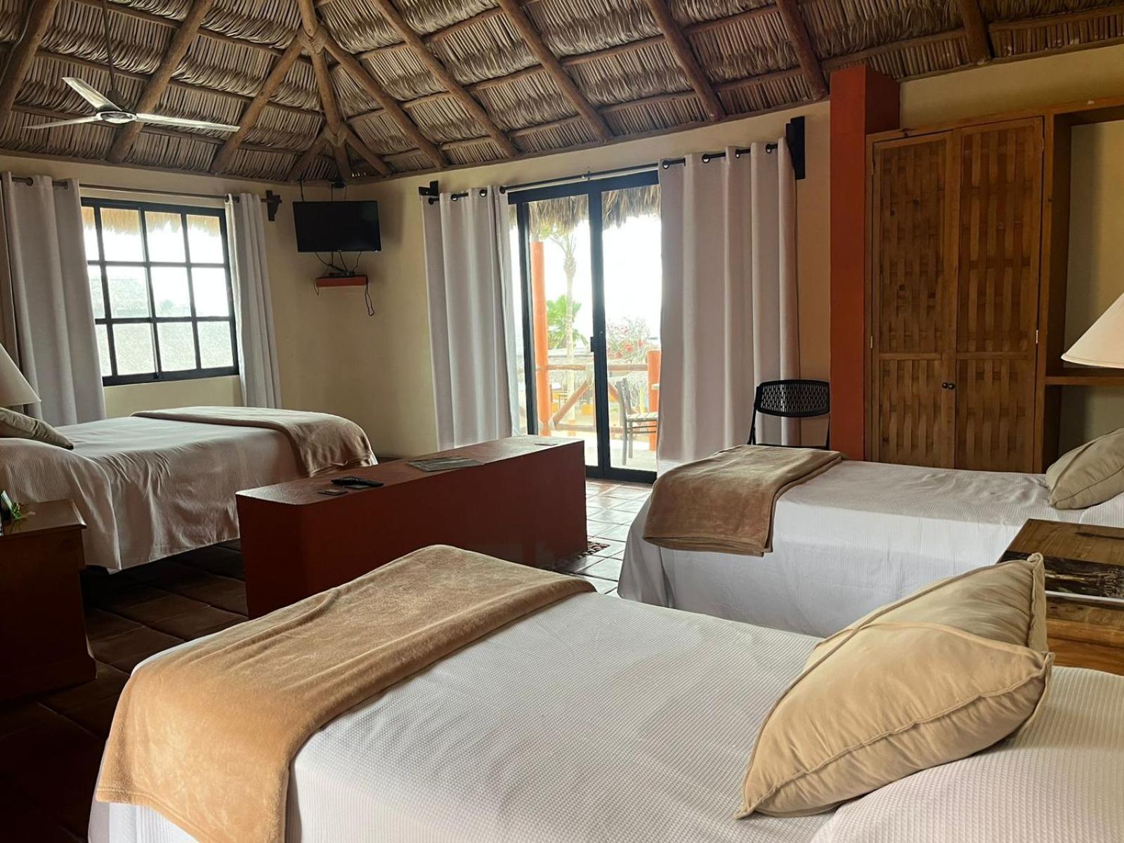 Hotel Villas Mar Y Arena Puerto San Carlos 外观 照片